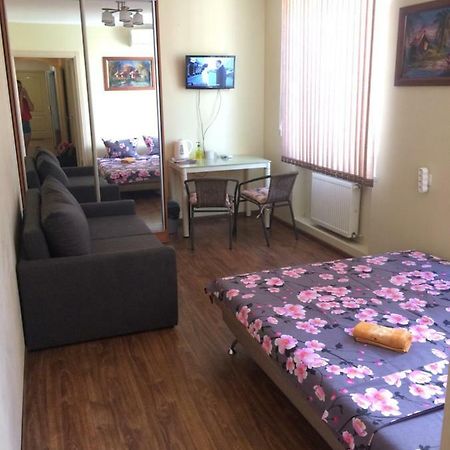 Room In The Guest House Odessa Exterior photo