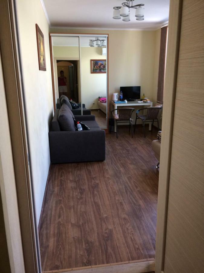 Room In The Guest House Odessa Exterior photo